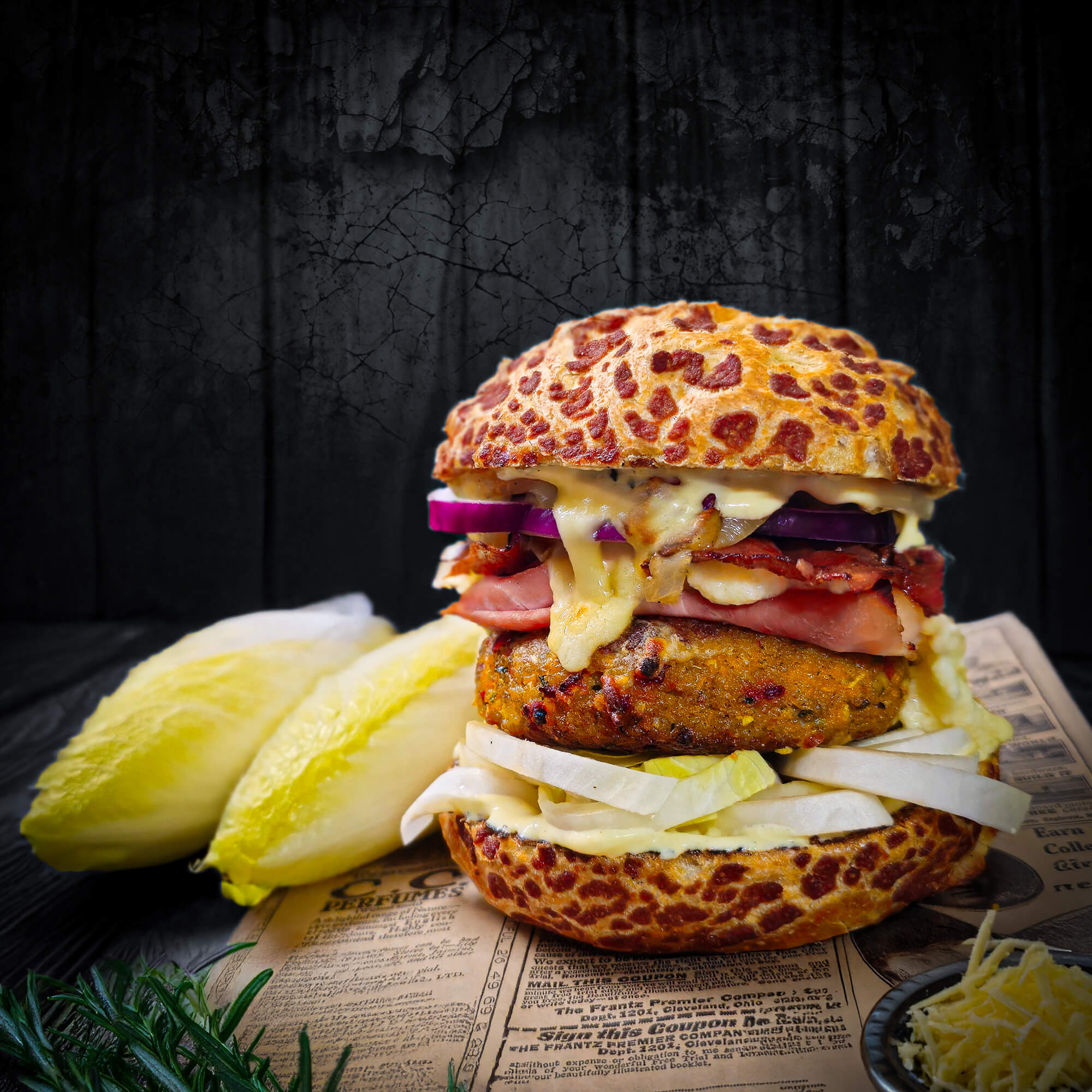 Burger met witloof, kaas en ham op pistolet